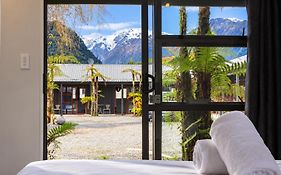 Glowworm Lodge